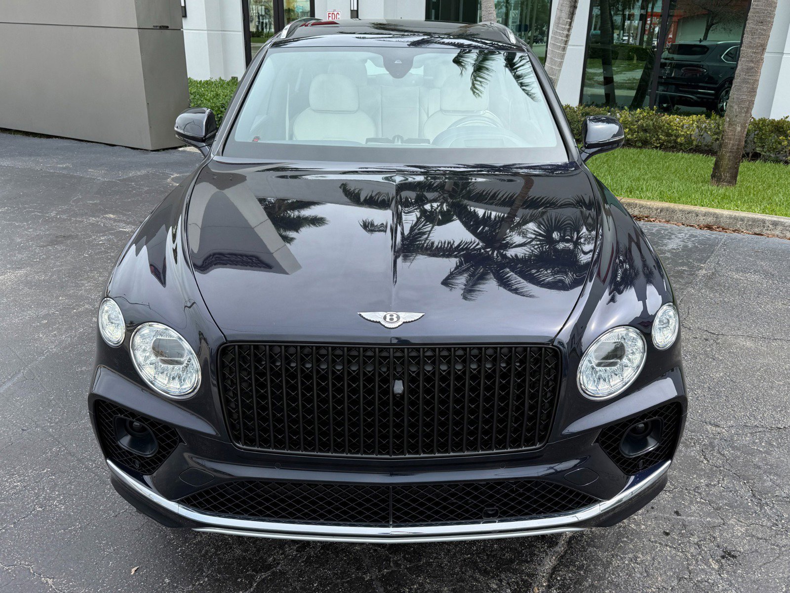 Used 2023 Bentley Bentayga Extended Wheelbase image 8