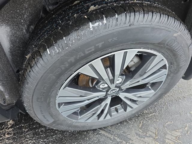 Used 2023 Nissan Rogue SV AWD/4WD image 16