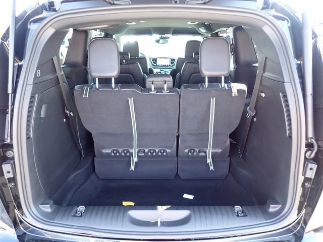 New 2026 Chrysler Pacifica Select AWD/4WD image 6