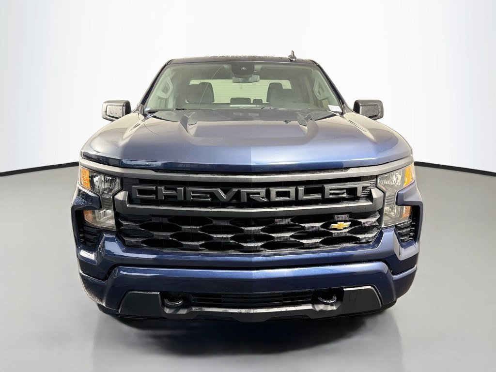 Used 2022 Chevrolet Silverado 1500 Custom RWD image 2