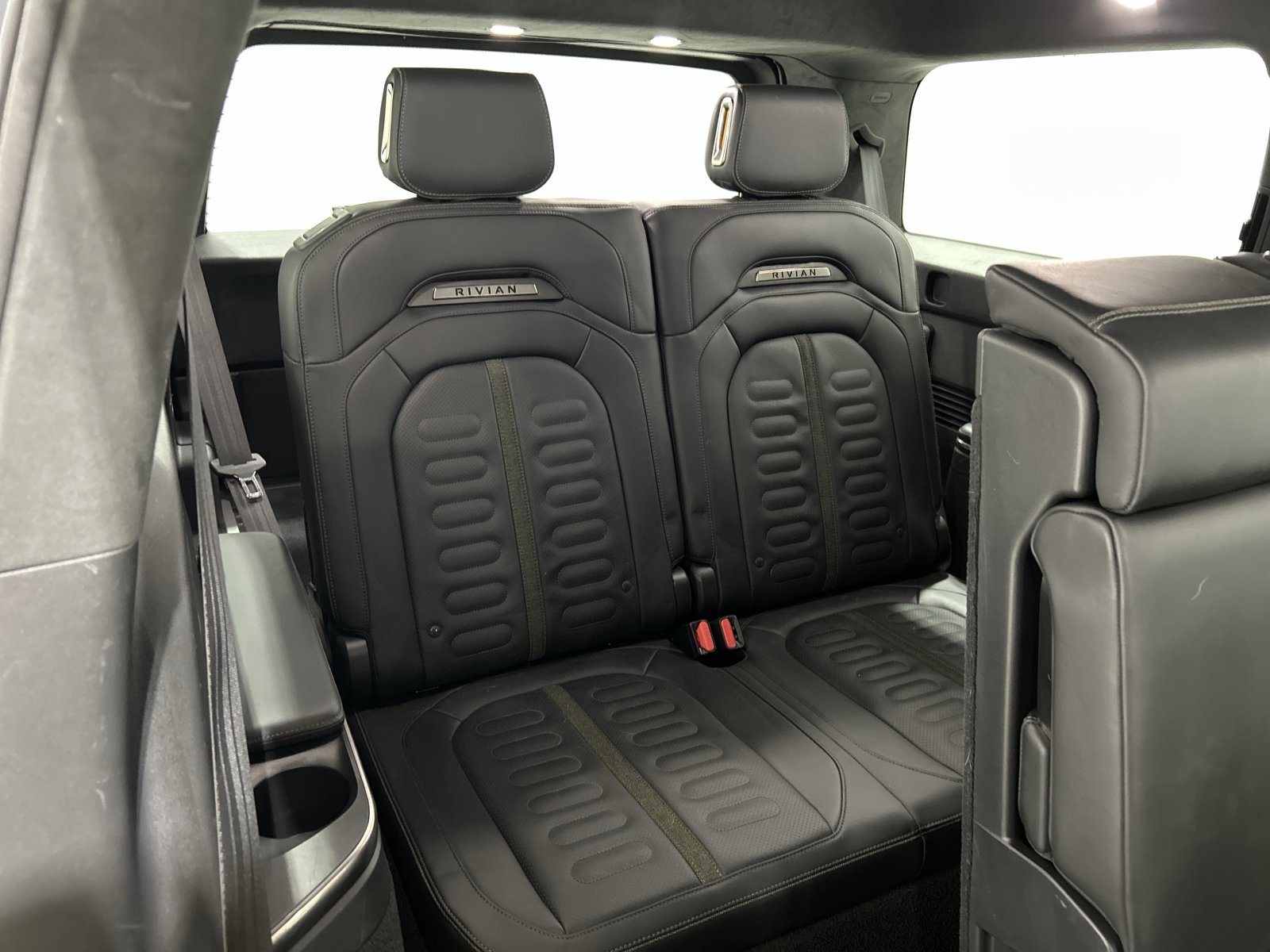 Used 2023 Rivian R1S Adventure AWD/4WD image 21