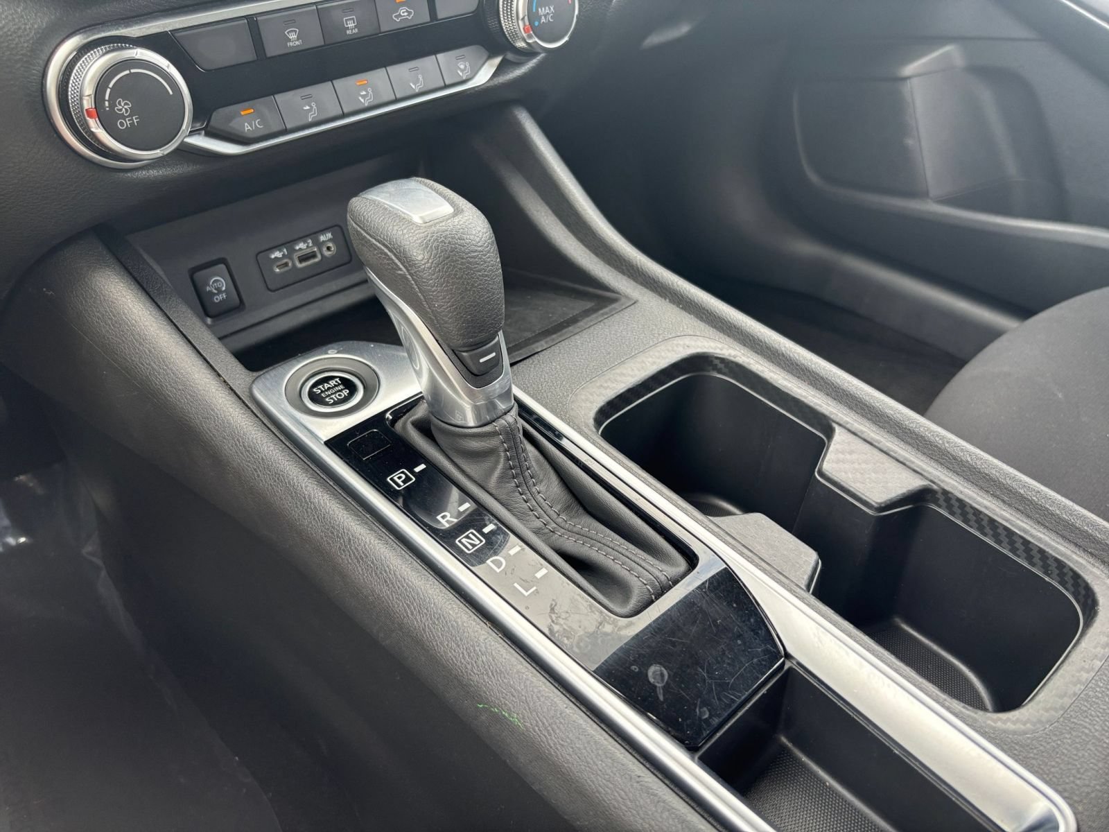 Used 2025 Nissan Sentra SV FWD image 38