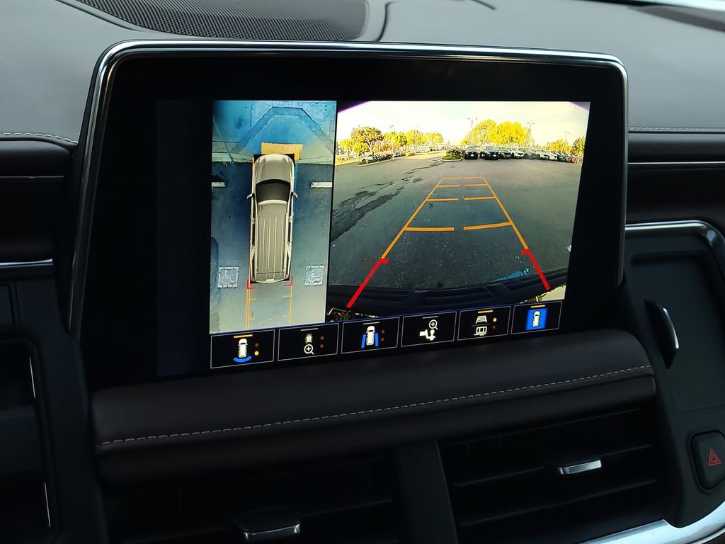 Used 2023 Chevrolet Suburban High Country image 18