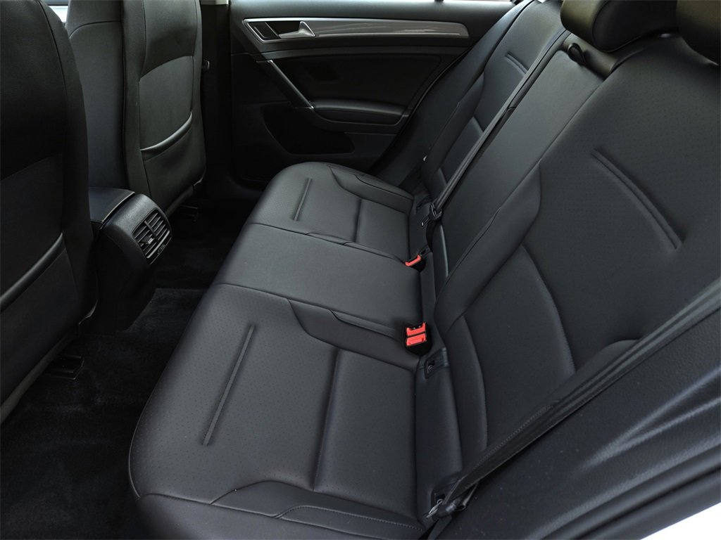 Used 2016 Volkswagen e-Golf SEL Premium w/ Driver Assistance Package image 11