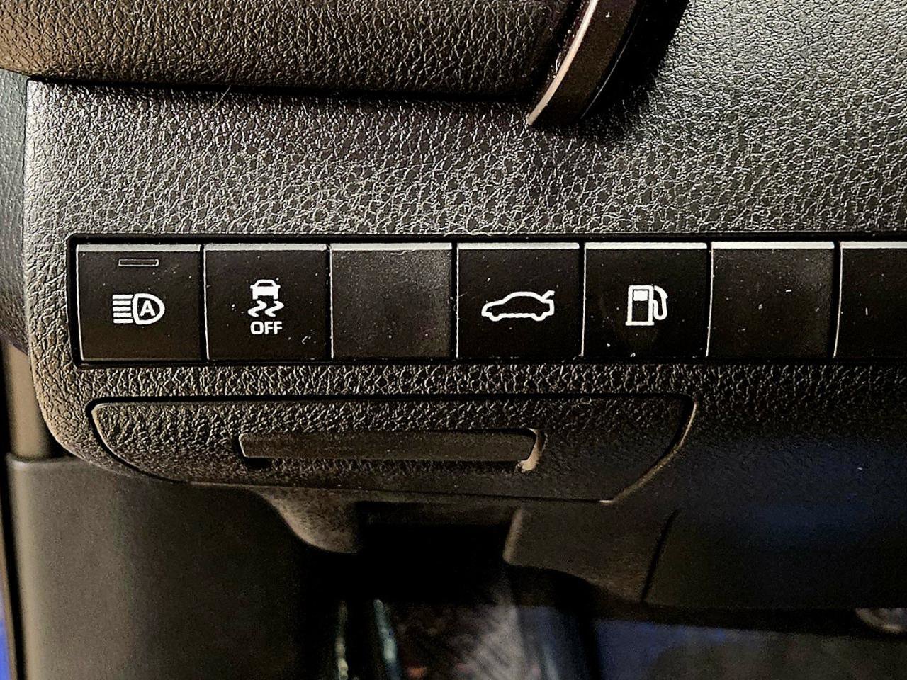 Used 2018 Toyota Camry XLE w/ Protection Package (Q2) image 21