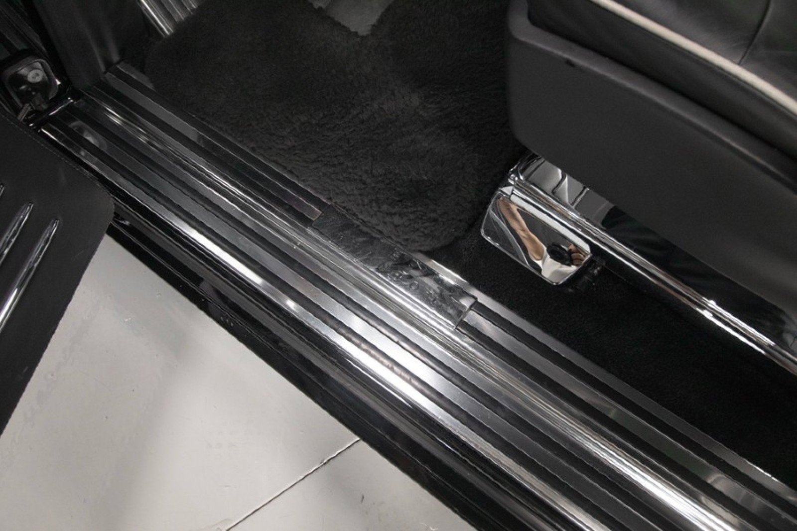 Used 2013 Rolls-Royce Phantom image 40