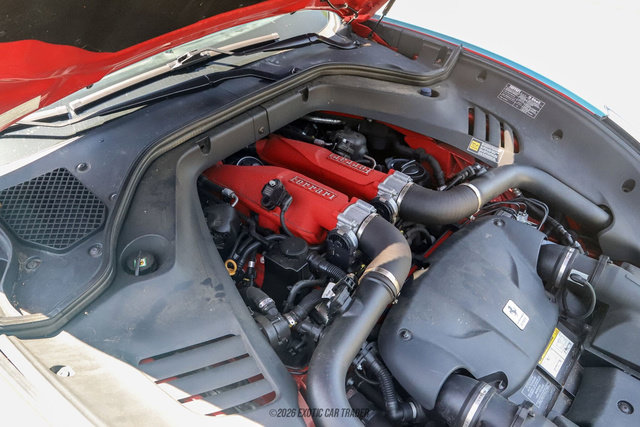 Used 2015 Ferrari California T RWD image 24