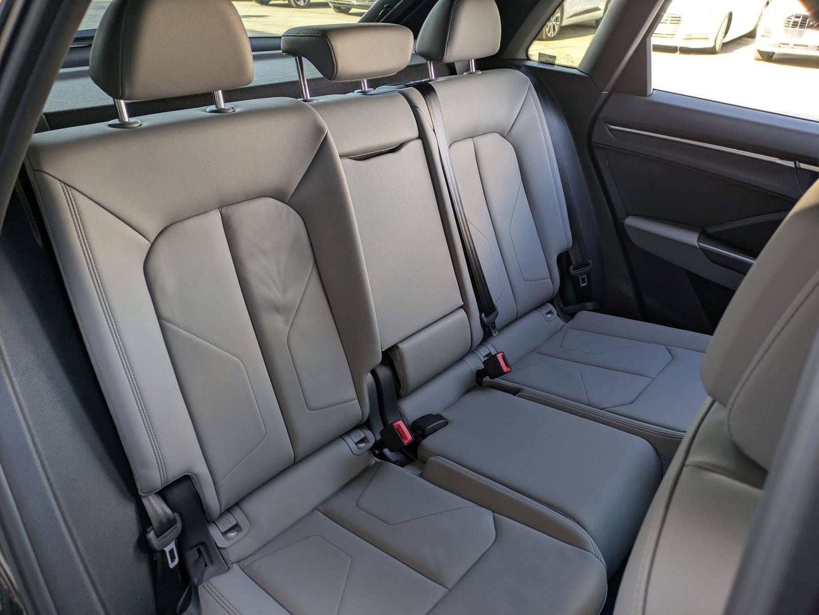 Used 2025 Audi Q3 2.0T Premium w/ Black Optic Sport Package image 28