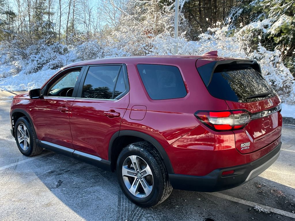 Used 2025 Honda Pilot EX-L image 3