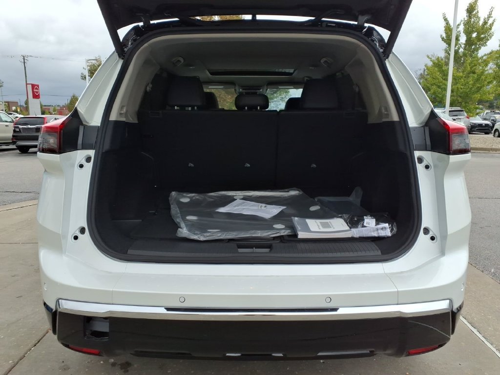 New 2026 Nissan Rogue Platinum AWD/4WD image 9
