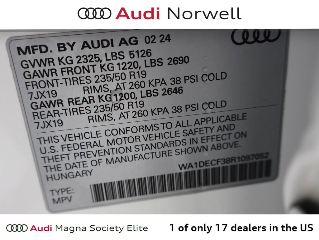 Used 2024 Audi Q3 2.0T Premium w/ Convenience Package image 3