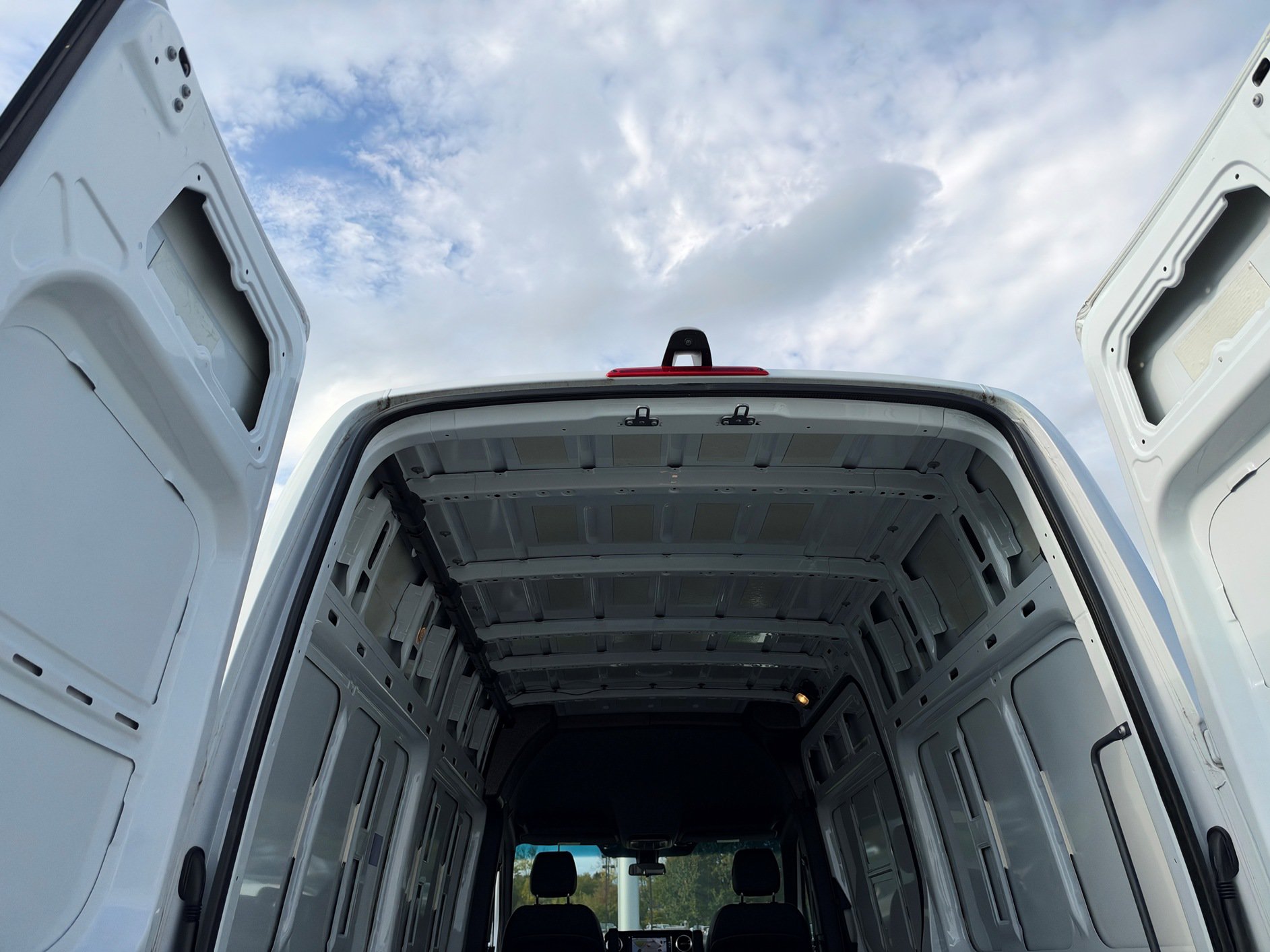 Used 2025 Mercedes-Benz Sprinter 2500 image 23