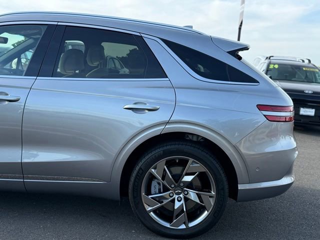 Used 2023 Genesis Electrified GV70 AWD/4WD image 5