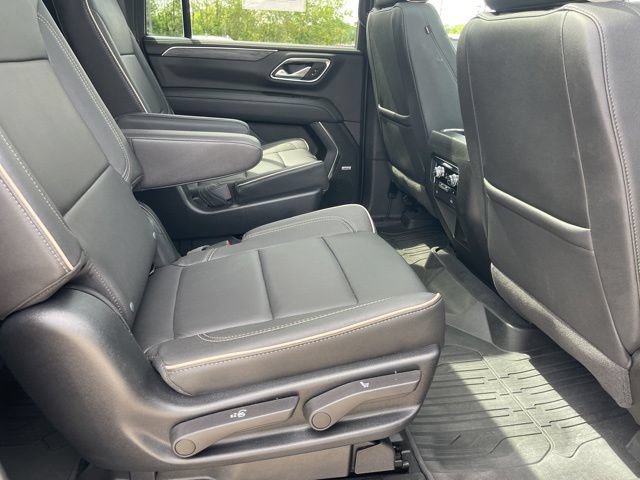 Used 2023 GMC Yukon XL SLT w/ SLT Luxury Package AWD/4WD image 37