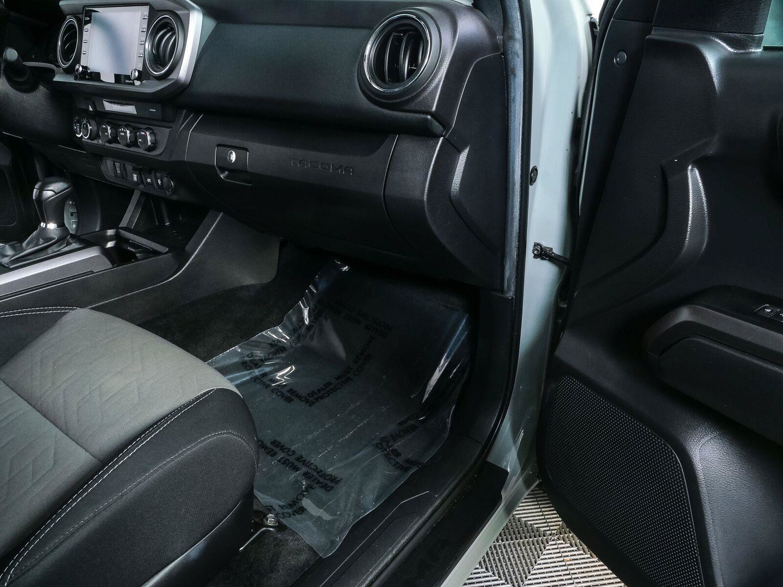 Used 2022 Toyota Tacoma TRD Off-Road AWD/4WD image 23