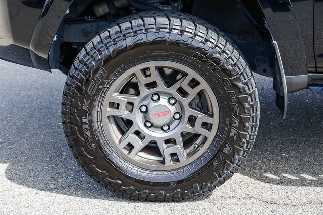 Used 2020 Toyota 4Runner TRD Off-Road Premium w/ Moonroof Package AWD/4WD image 11