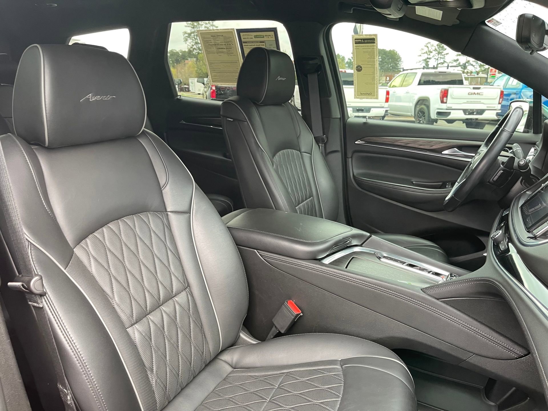 Used 2023 Buick Enclave Avenir w/ Avenir Technology Package image 28