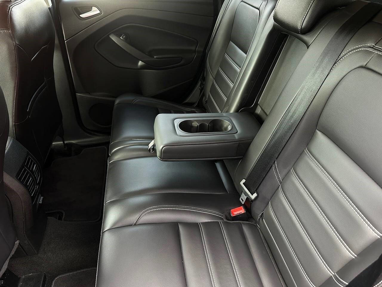 Used 2019 Ford Escape SEL image 15