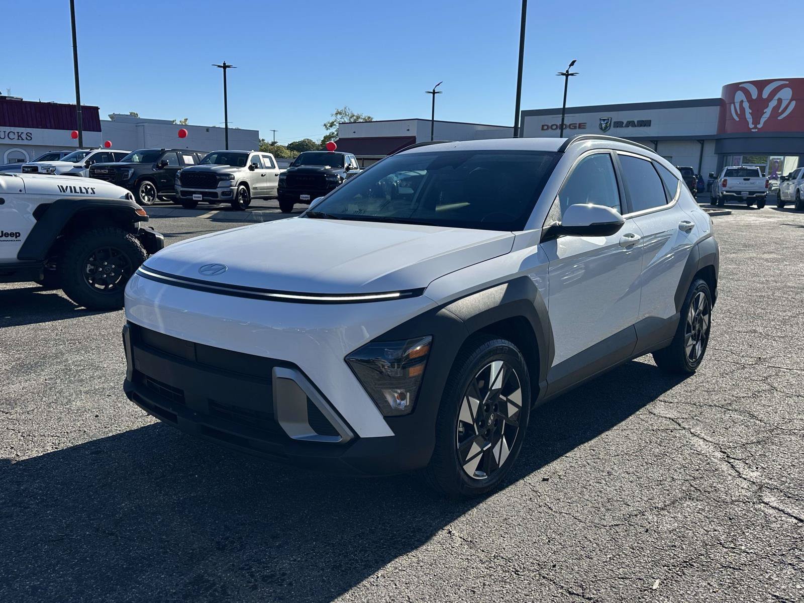 Used 2025 Hyundai Kona SEL FWD image 4