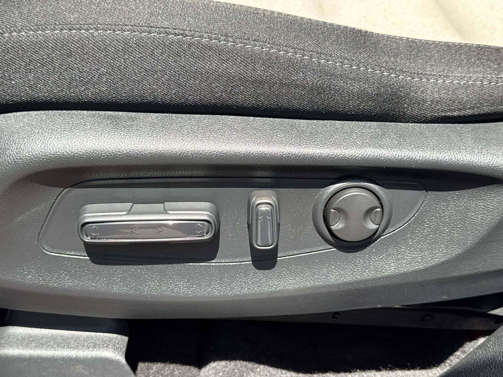 Certified 2025 Honda CR-V EX image 17