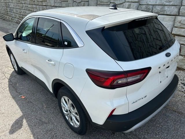 Used 2023 Ford Escape Active w/ Tech Pack #2 AWD/4WD image 4