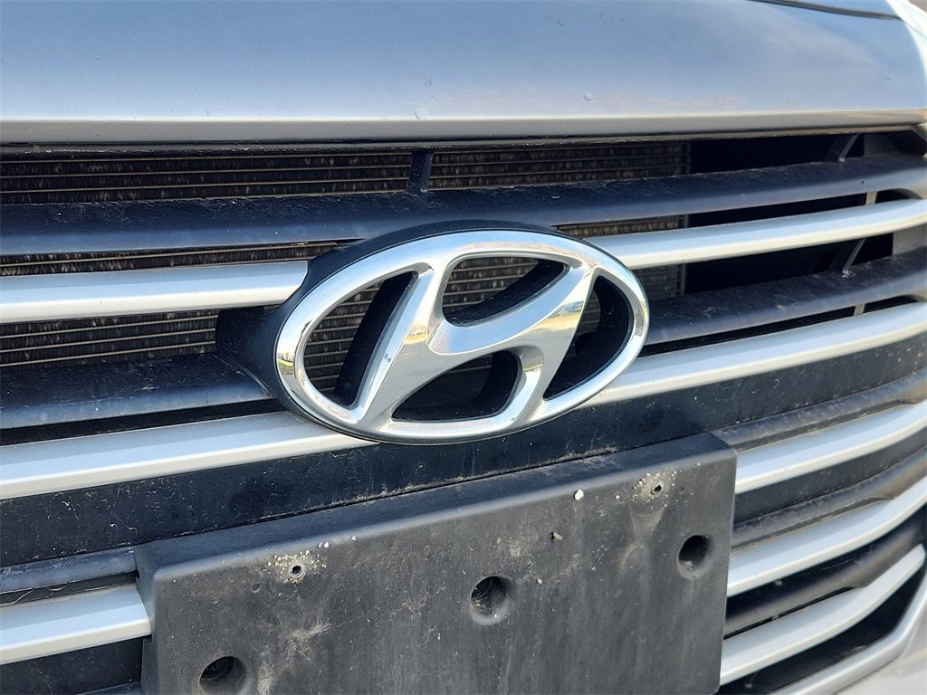 Used 2017 Hyundai Elantra SE image 24