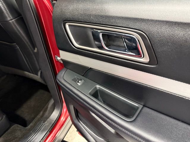 Used 2017 Ford Explorer XLT w/ Equipment Group 202A image 30