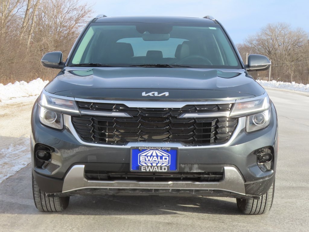 Used 2024 Kia Seltos EX image 16