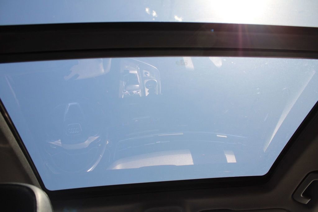 Used 2017 Audi Q7 3.0T Prestige AWD/4WD image 16
