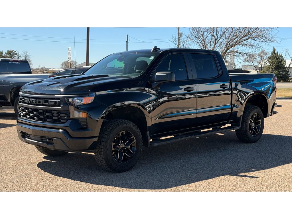 Certified 2025 Chevrolet Silverado 1500 Custom Trail Boss w/ Dark Appearance Package image 4
