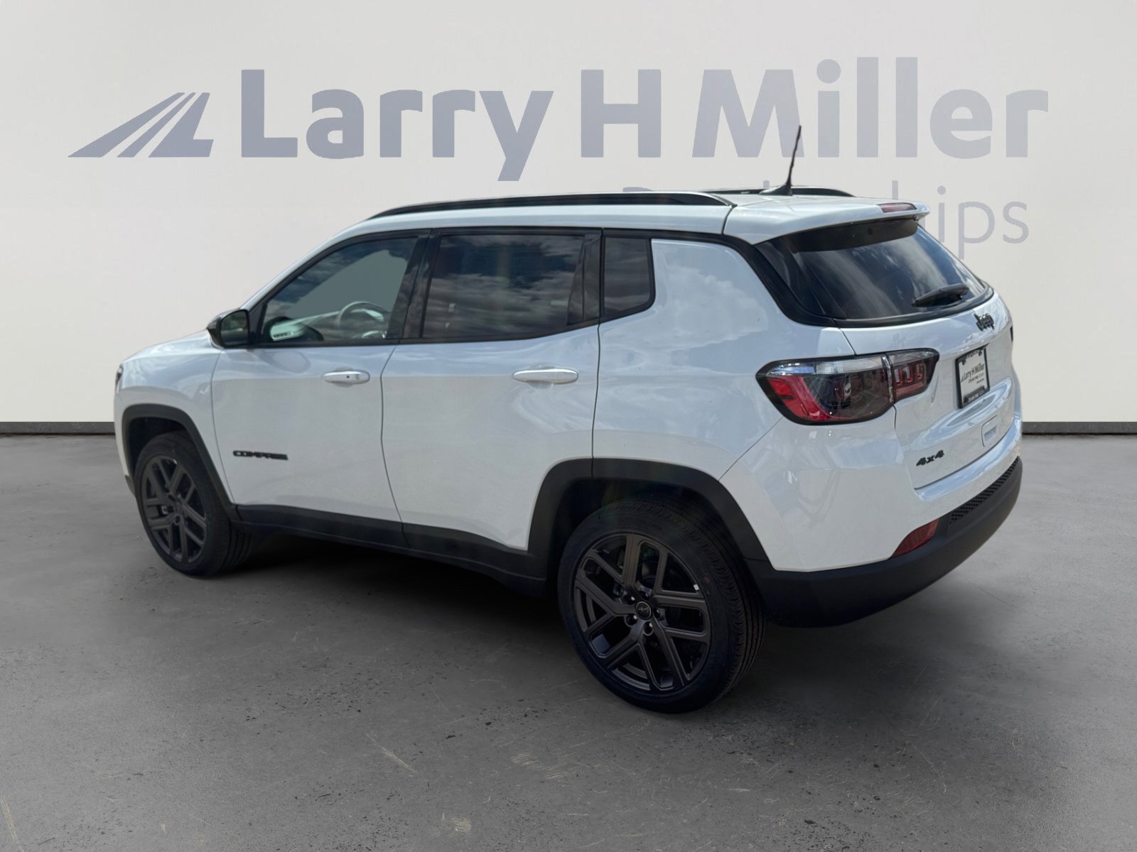 New 2026 Jeep Compass Latitude AWD/4WD image 3