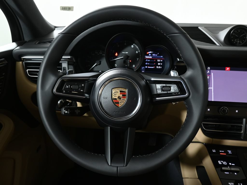Used 2026 Porsche Macan AWD/4WD image 18