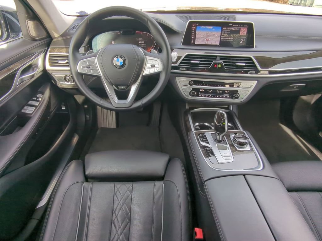 Used 2020 BMW 750i xDrive w/ Executive Package image 13
