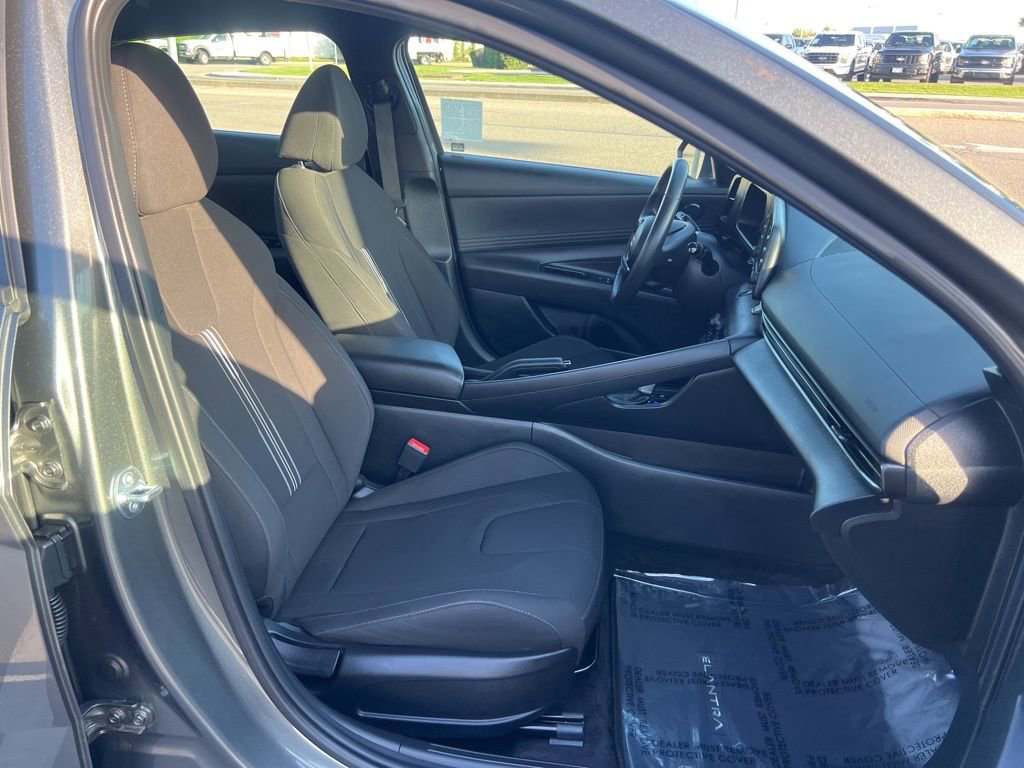Used 2025 Hyundai Elantra Sport w/ Cargo Package FWD image 32