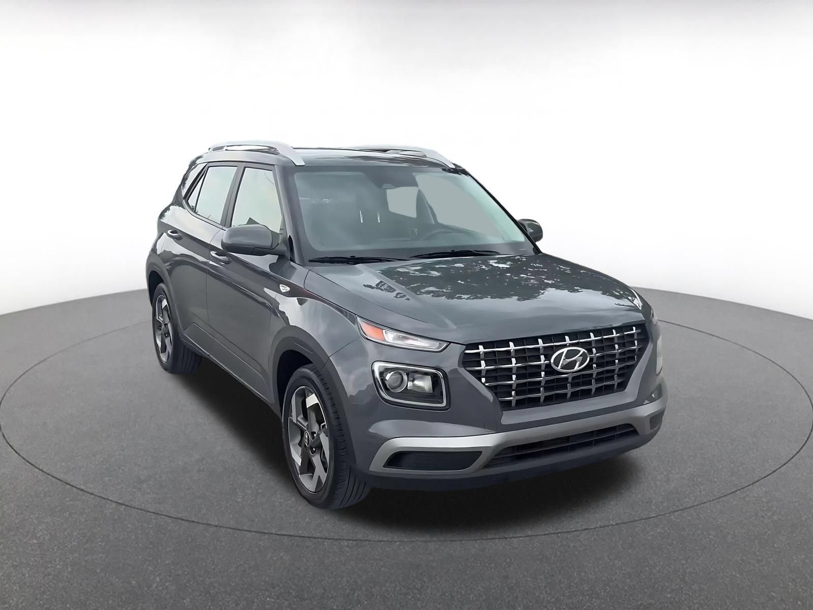 Used 2026 Hyundai Venue SEL FWD image 3