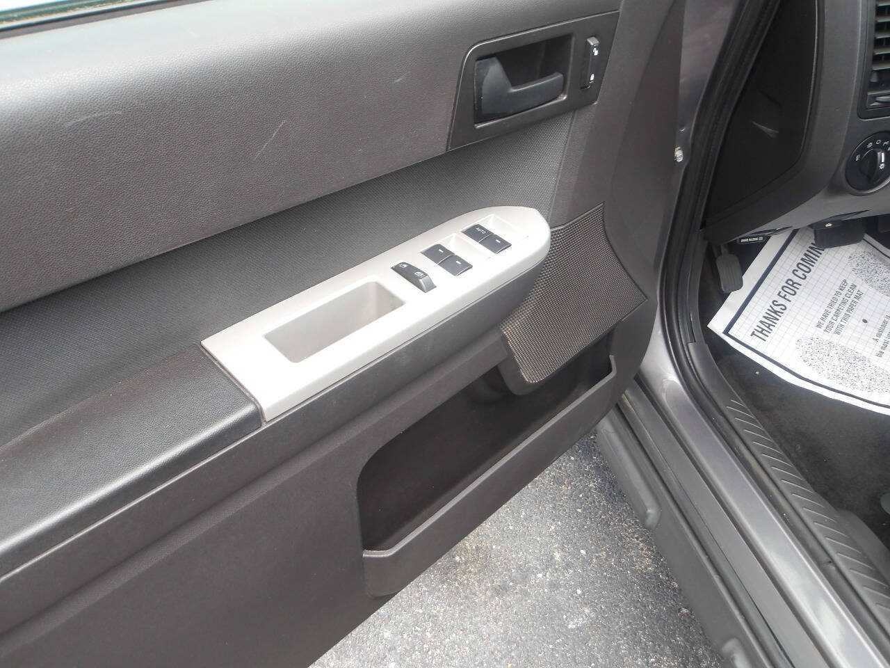 Used 2012 Ford Escape XLT FWD image 12