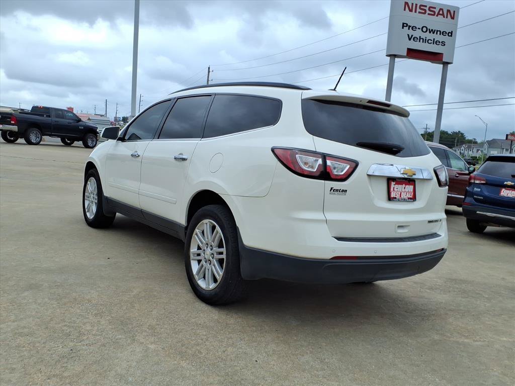 Used 2015 Chevrolet Traverse LT w/ Style and Technology Package FWD image 4