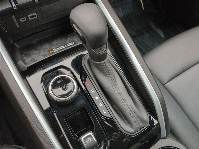 Used 2025 Chevrolet Colorado Trail Boss w/ Midnight Edition image 12