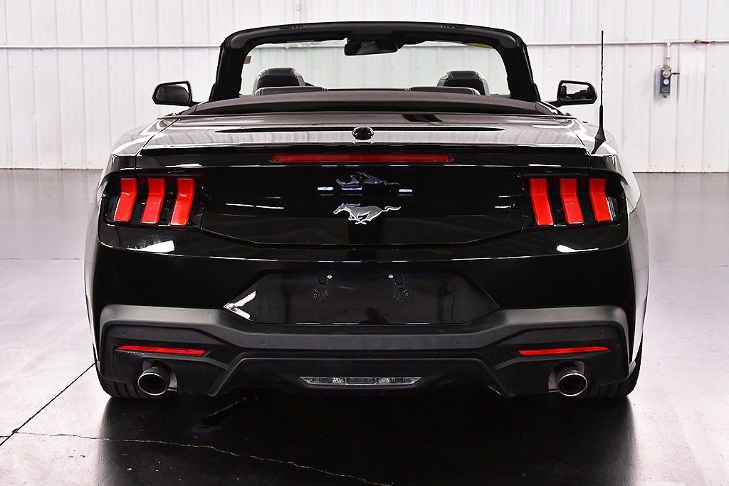 Used 2025 Ford Mustang Premium image 6