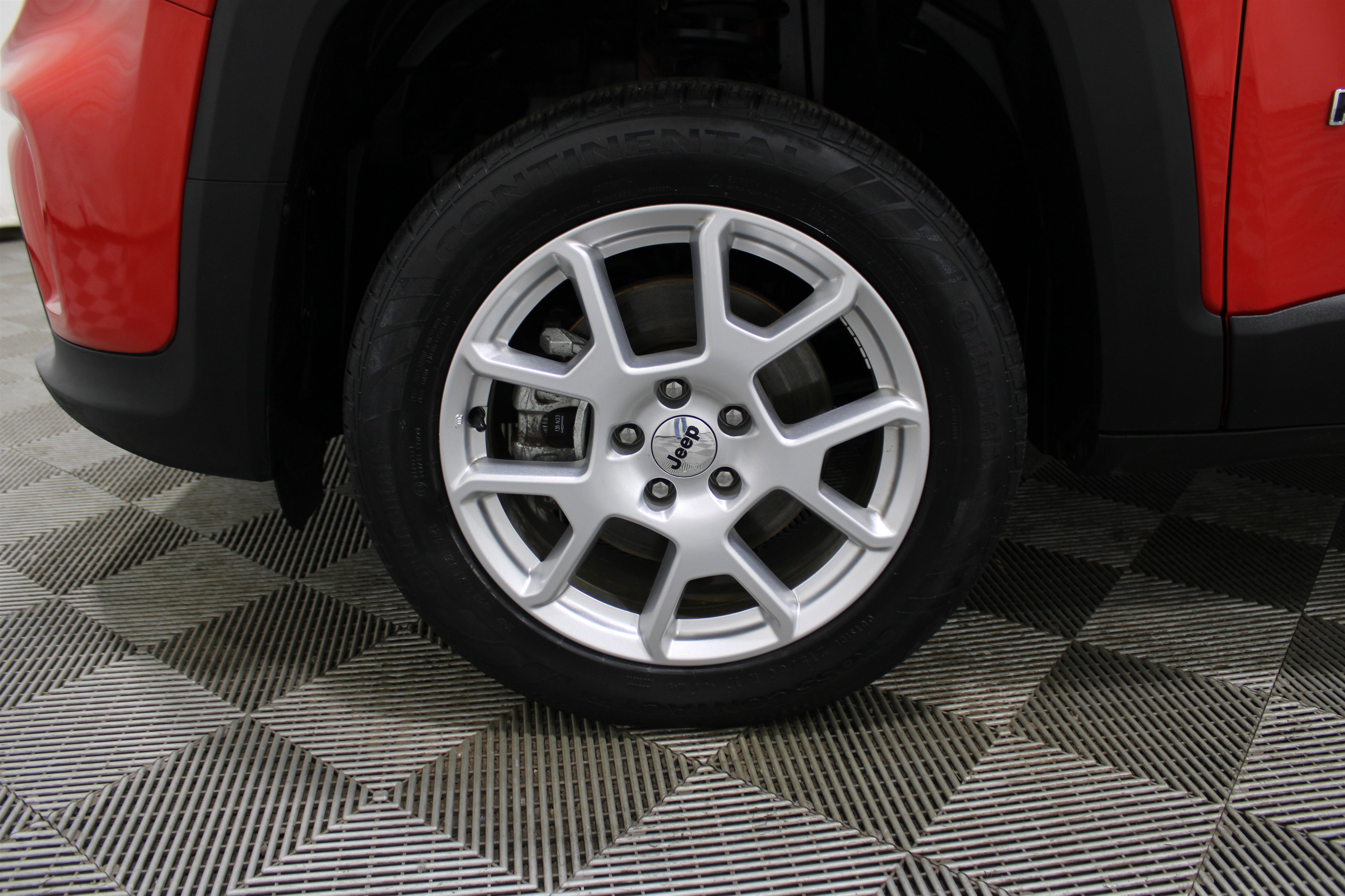 Used 2023 Jeep Renegade Latitude w/ Premium Group image 40