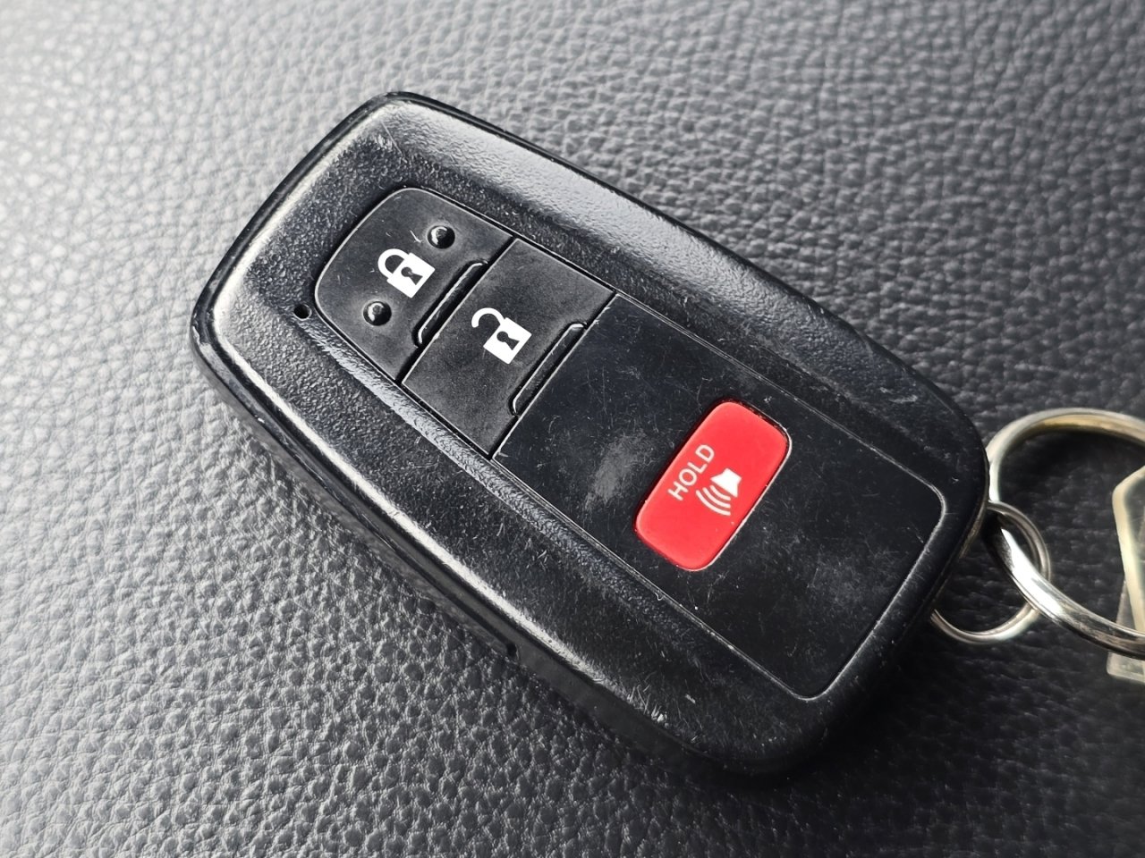 Used 2023 Toyota RAV4 AWD Hybrid image 32