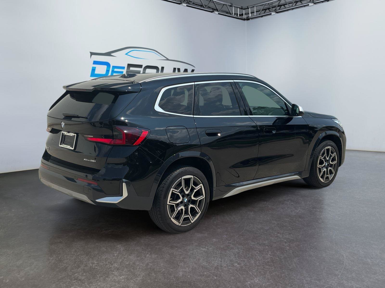 Used 2023 BMW X1 xDrive28i w/ Convenience Package AWD/4WD image 3