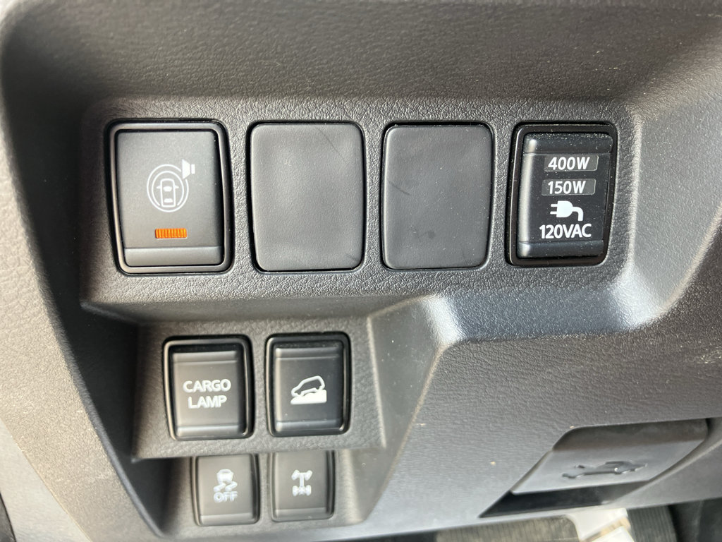 Used 2022 Nissan Frontier PRO-4X w/ Pro-4X Premium Package AWD/4WD image 17