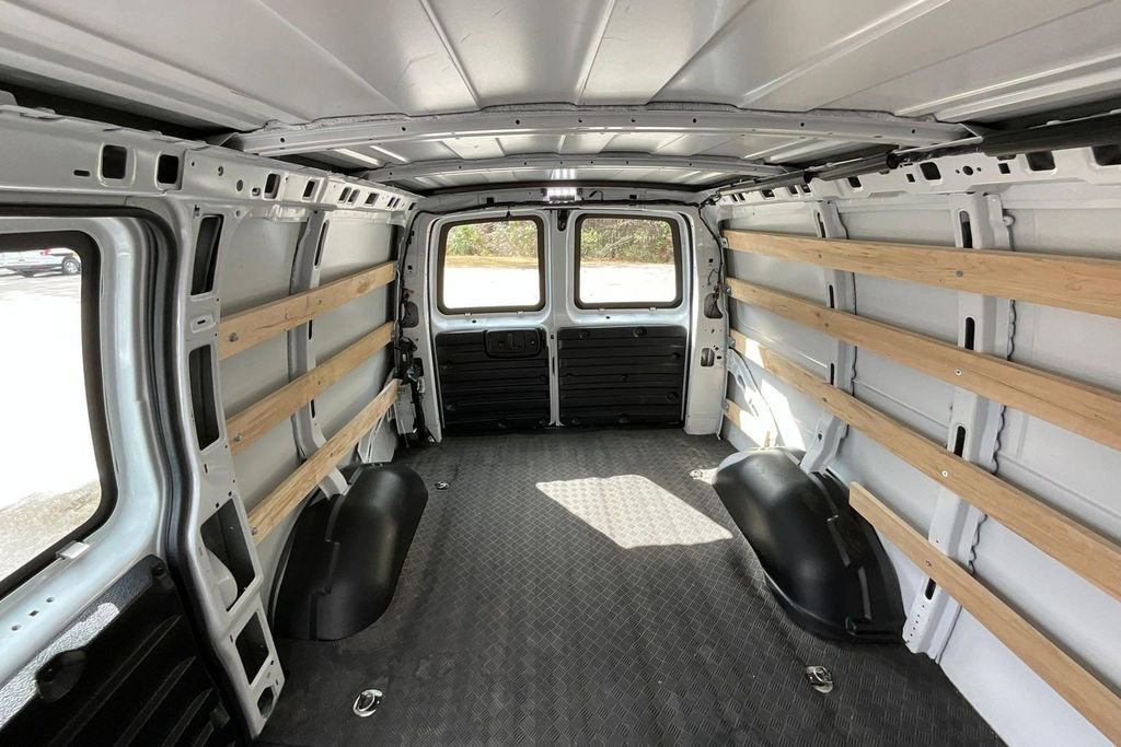 Used 2024 GMC Savana 2500 w/ Driver Convenience Package image 25