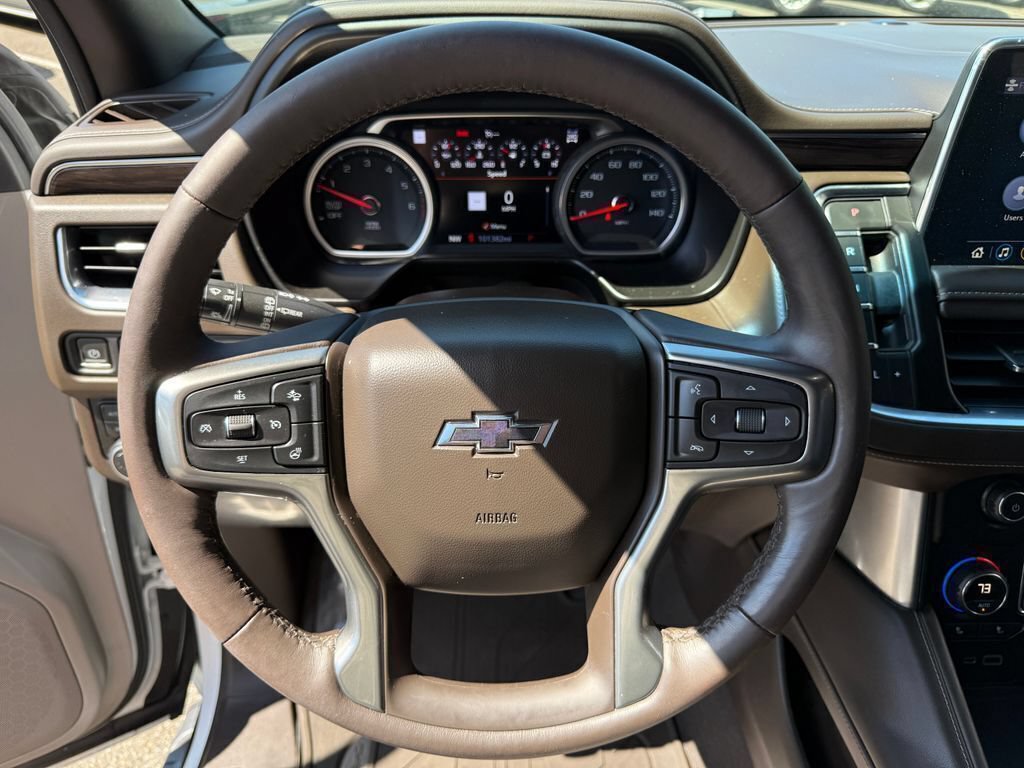 Used 2021 Chevrolet Tahoe Z71 w/ Luxury Package AWD/4WD image 15