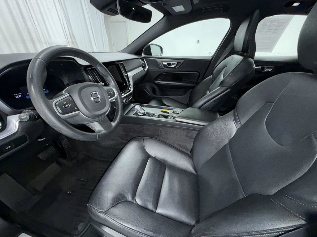 Used 2023 Volvo S60 B5 Plus w/ Climate Package image 3