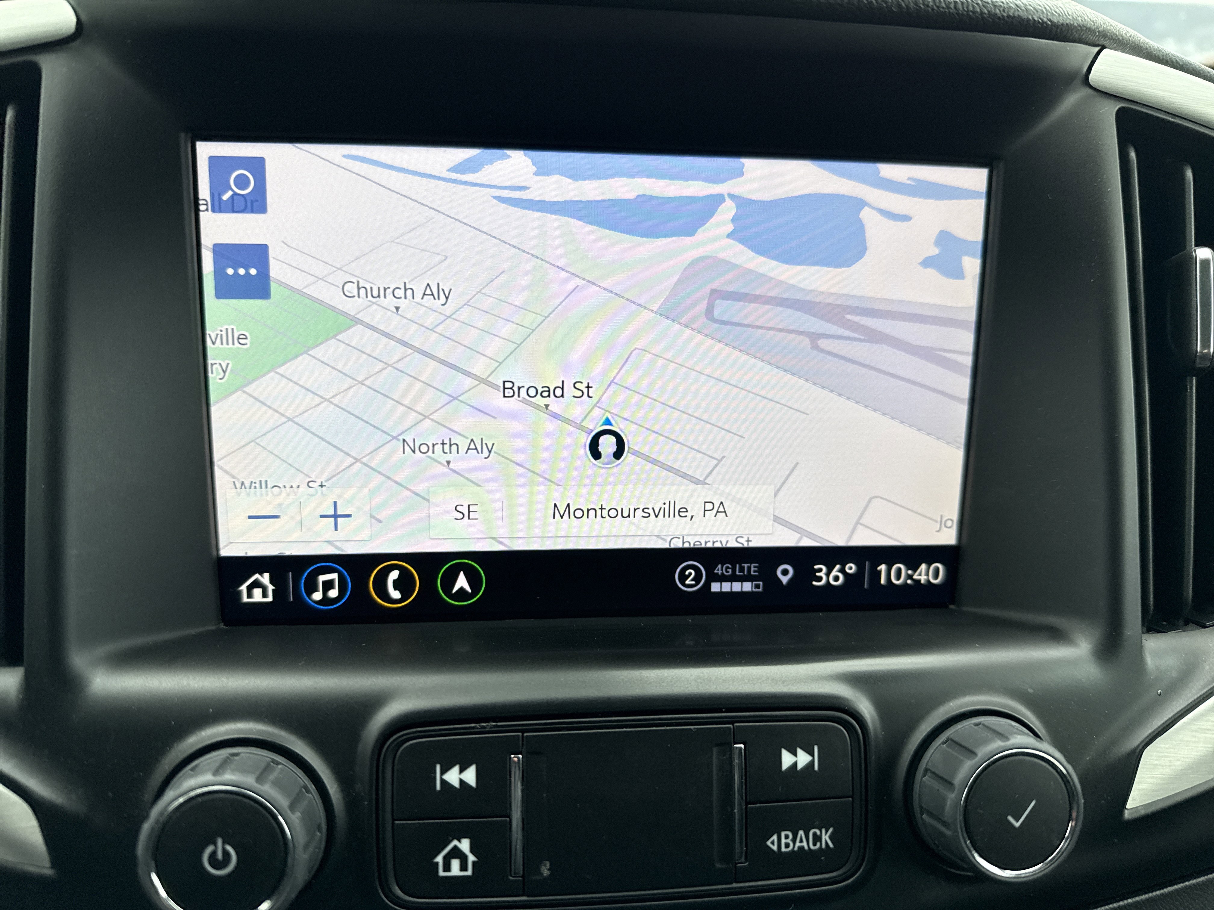 Used 2024 GMC Terrain SLE w/ Driver Convenience Package image 27