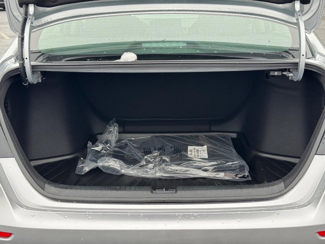 Certified 2025 Honda Accord LX image 4