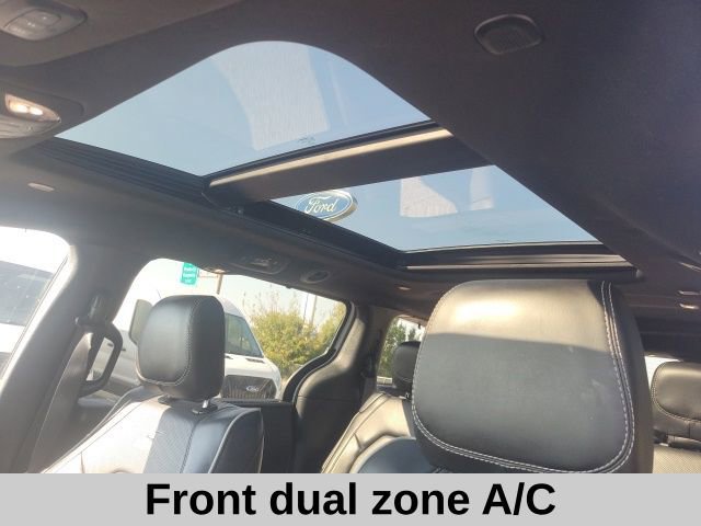 Used 2025 Chrysler Pacifica Limited image 6