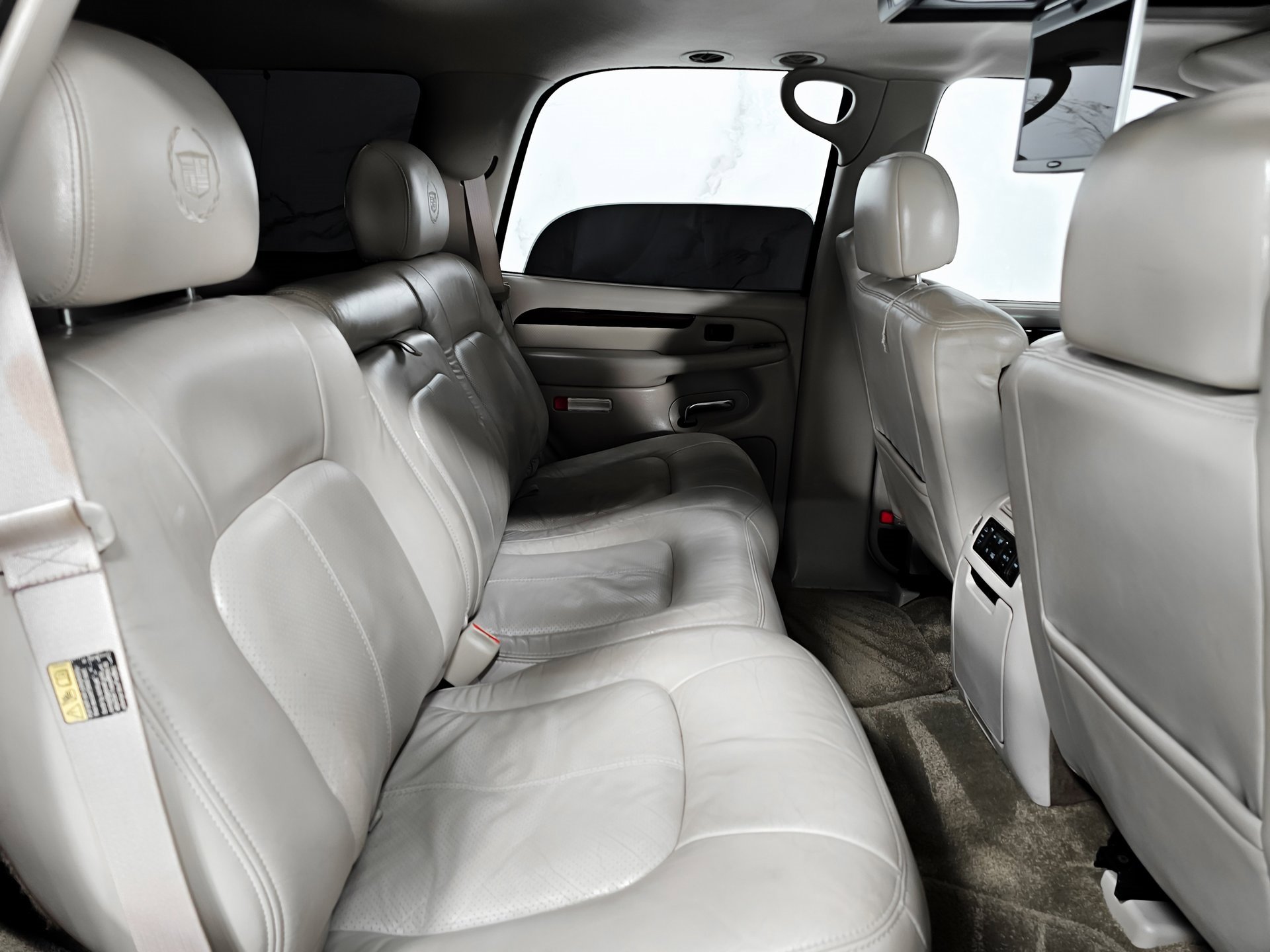 Used 2002 Cadillac Escalade AWD image 6